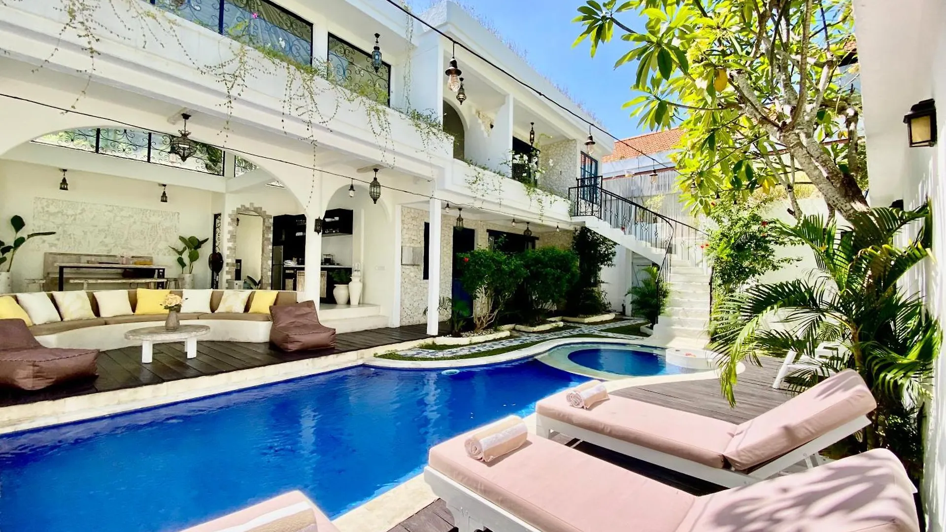 Villa Tyche Luxury 4Br Near Beach Seminyak