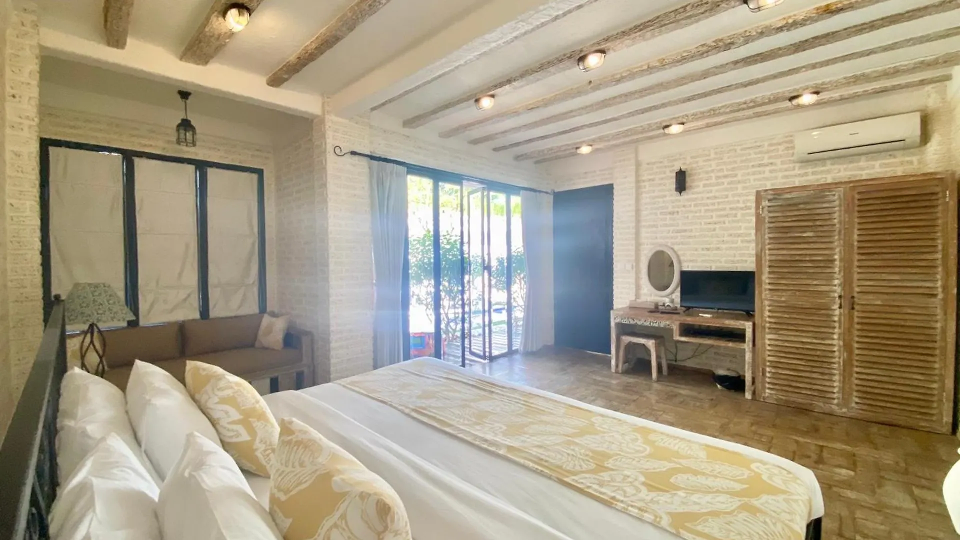 Villa Tyche Luxury 4Br Near Beach Seminyak