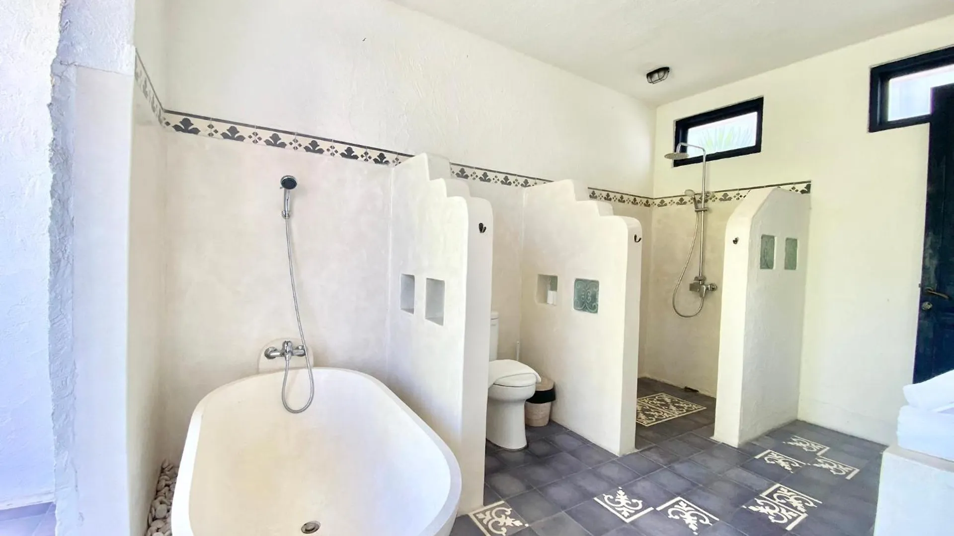 Villa Tyche Luxury 4Br Near Beach Seminyak