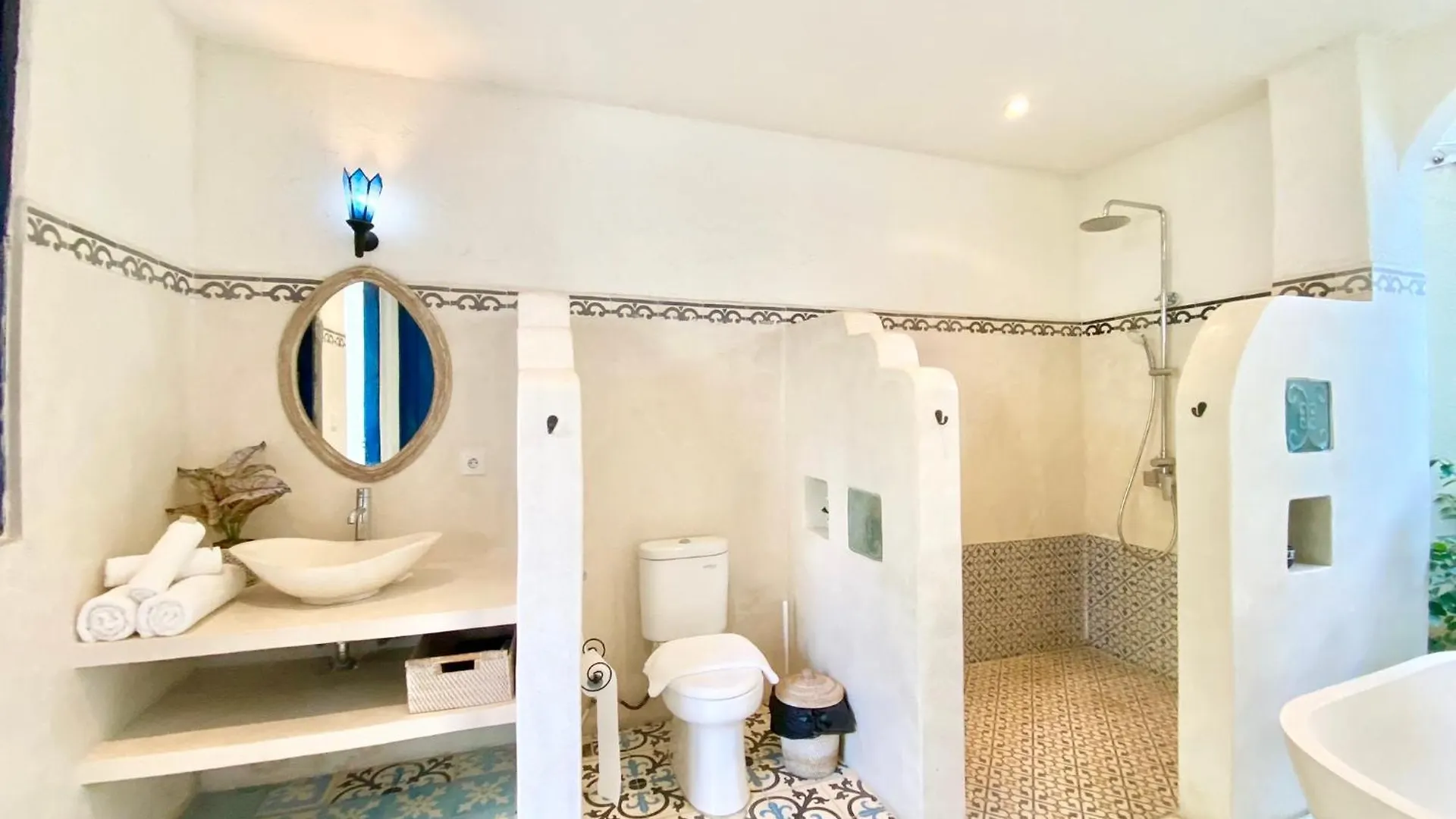 Villa Tyche Luxury 4Br Near Beach Seminyak Indonesien