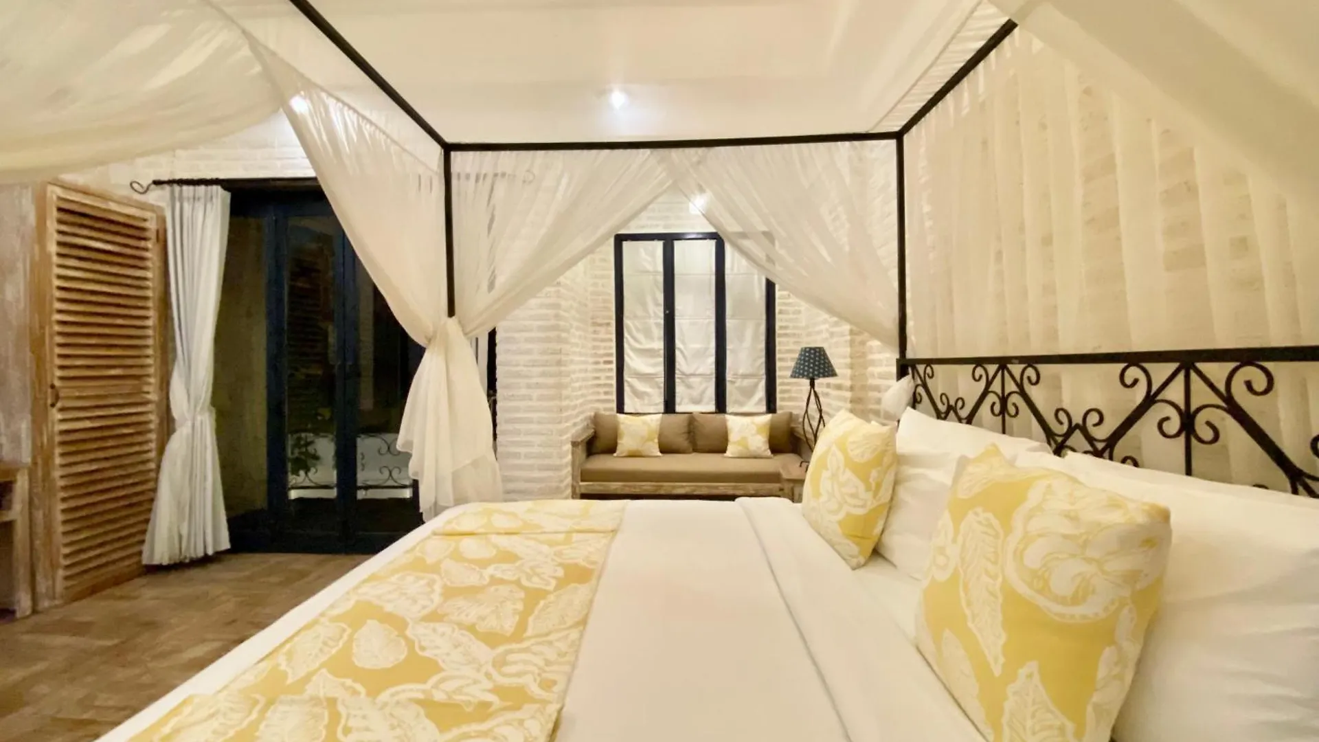 Villa Tyche Luxury 4Br Near Beach Seminyak